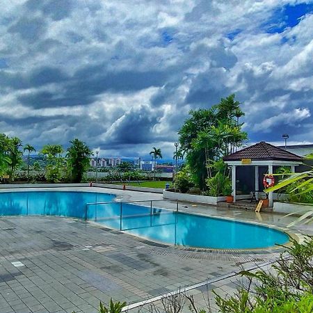 Likas Square - Kk Apartment Suite コタキナバル エクステリア 写真