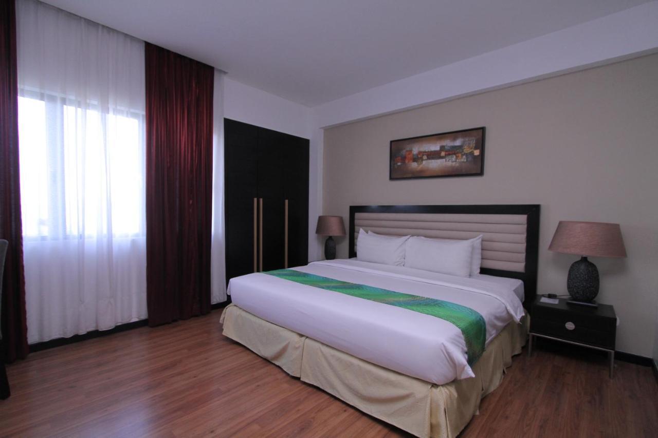 Likas Square - Kk Apartment Suite コタキナバル エクステリア 写真