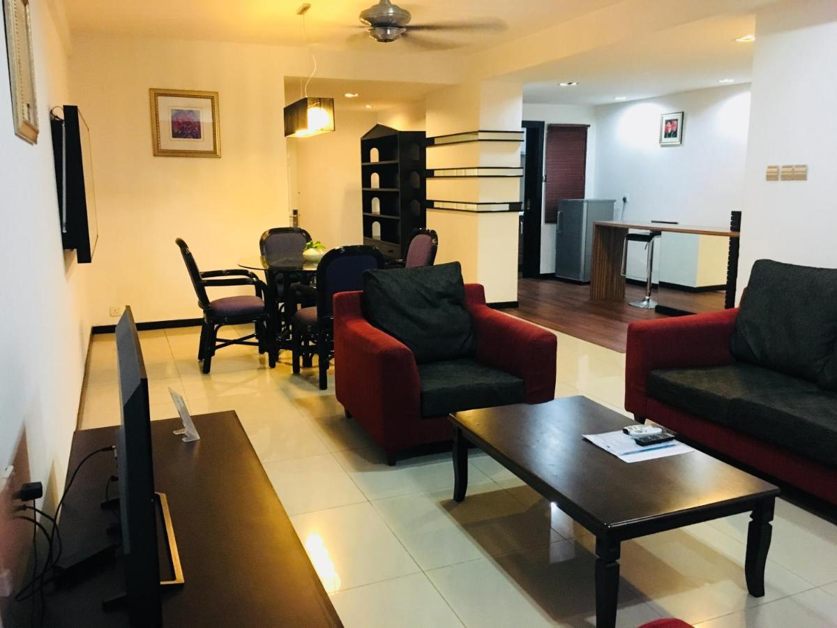 Likas Square - Kk Apartment Suite コタキナバル エクステリア 写真
