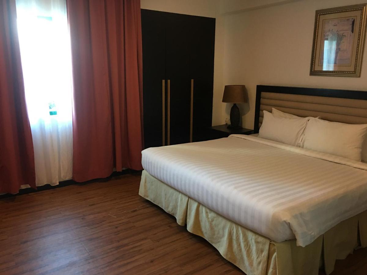 Likas Square - Kk Apartment Suite コタキナバル エクステリア 写真