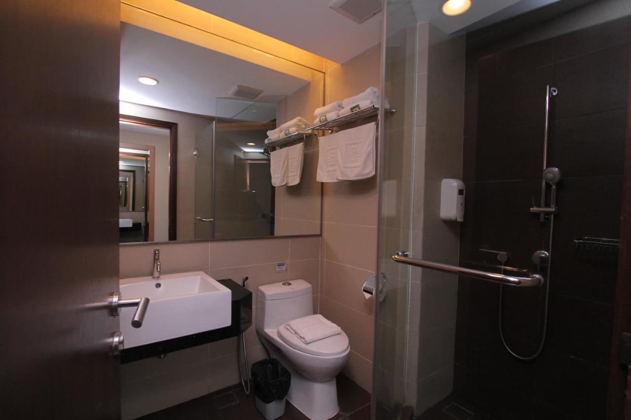 Likas Square - Kk Apartment Suite コタキナバル エクステリア 写真