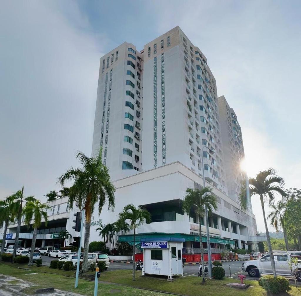 Likas Square - Kk Apartment Suite コタキナバル エクステリア 写真
