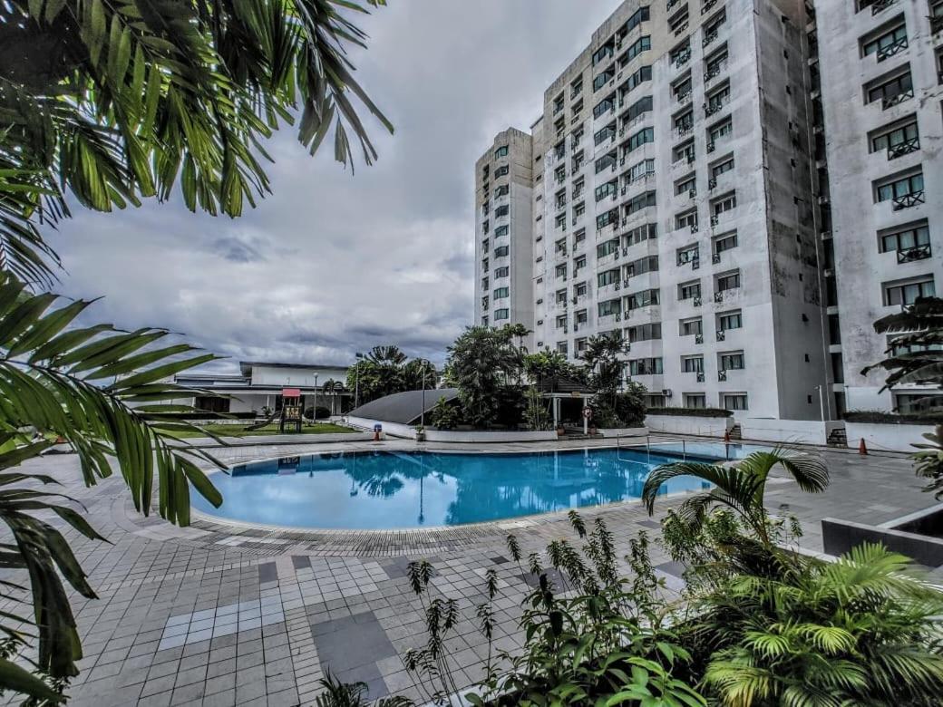 Likas Square - Kk Apartment Suite コタキナバル エクステリア 写真