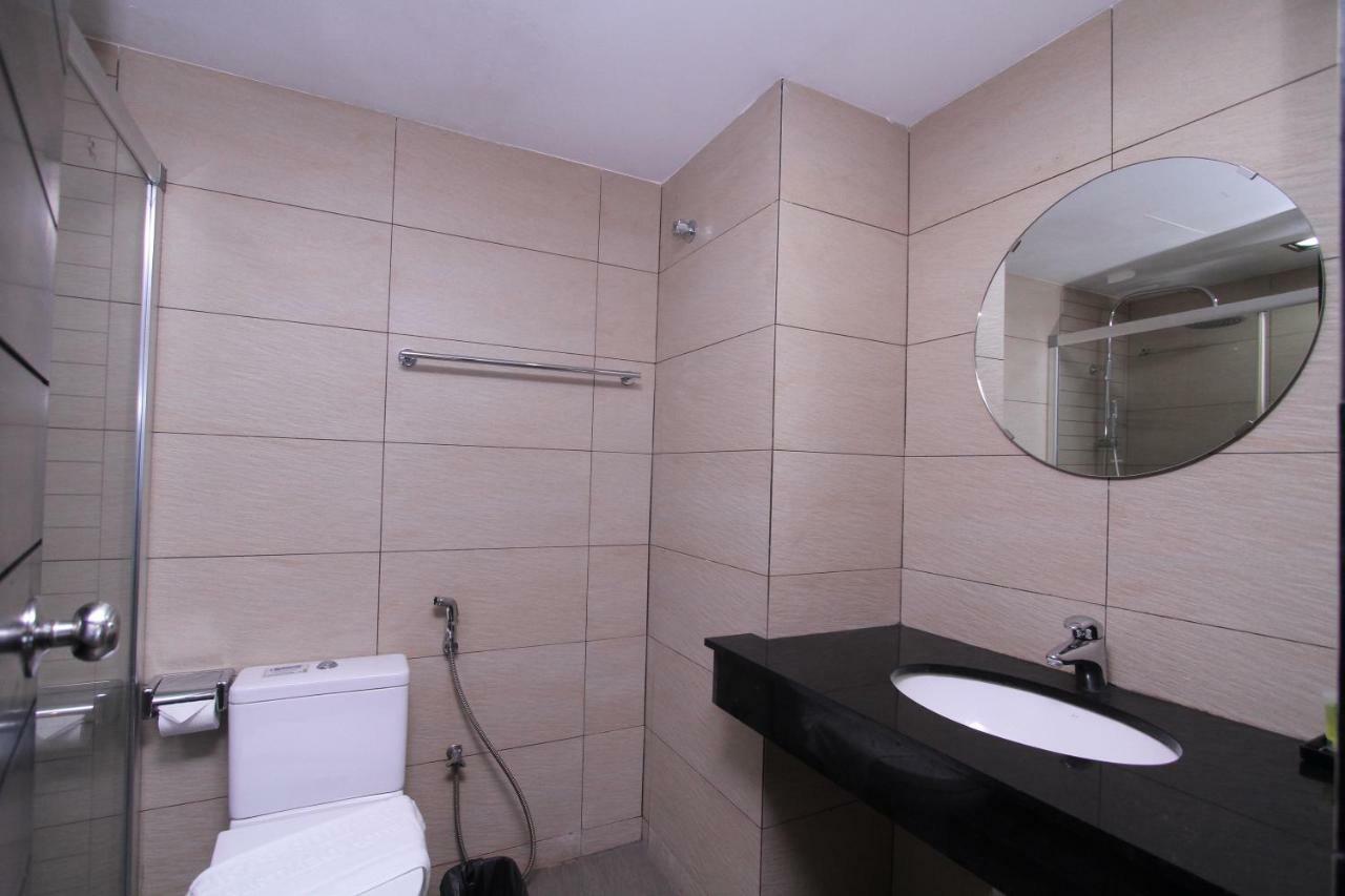 Likas Square - Kk Apartment Suite コタキナバル エクステリア 写真