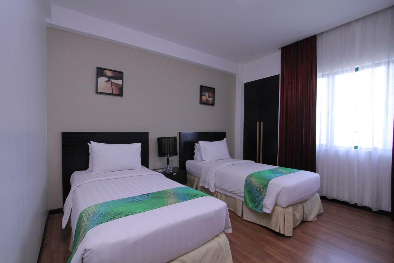 Likas Square - Kk Apartment Suite コタキナバル エクステリア 写真