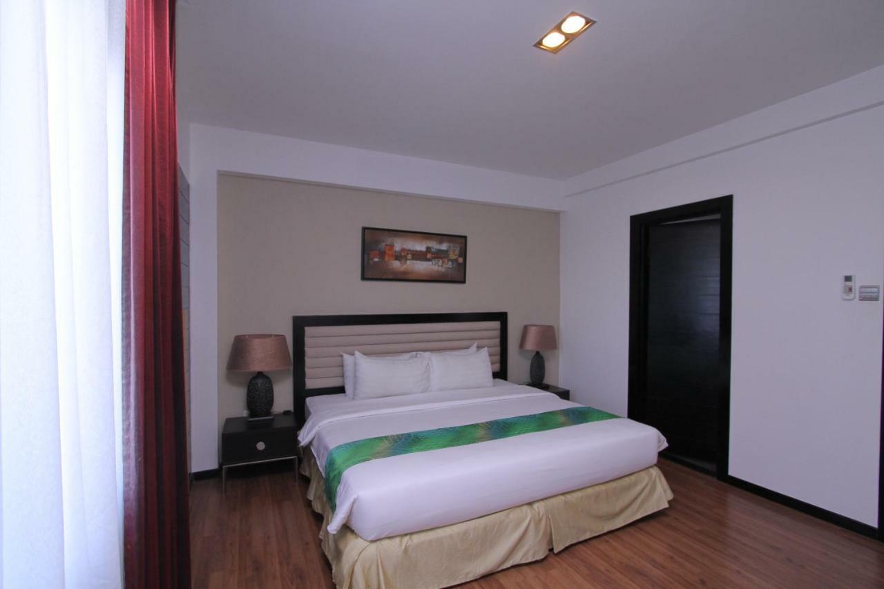 Likas Square - Kk Apartment Suite コタキナバル エクステリア 写真