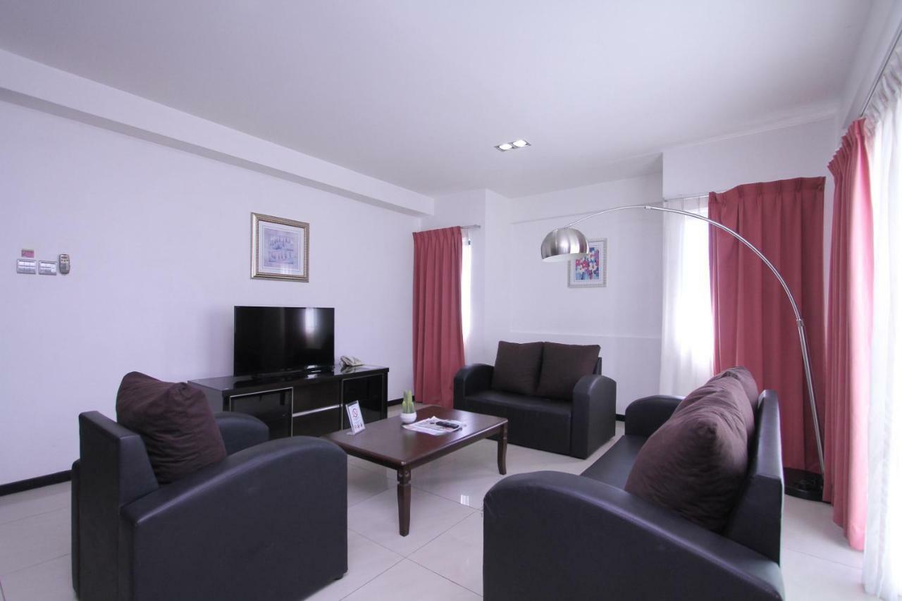 Likas Square - Kk Apartment Suite コタキナバル エクステリア 写真