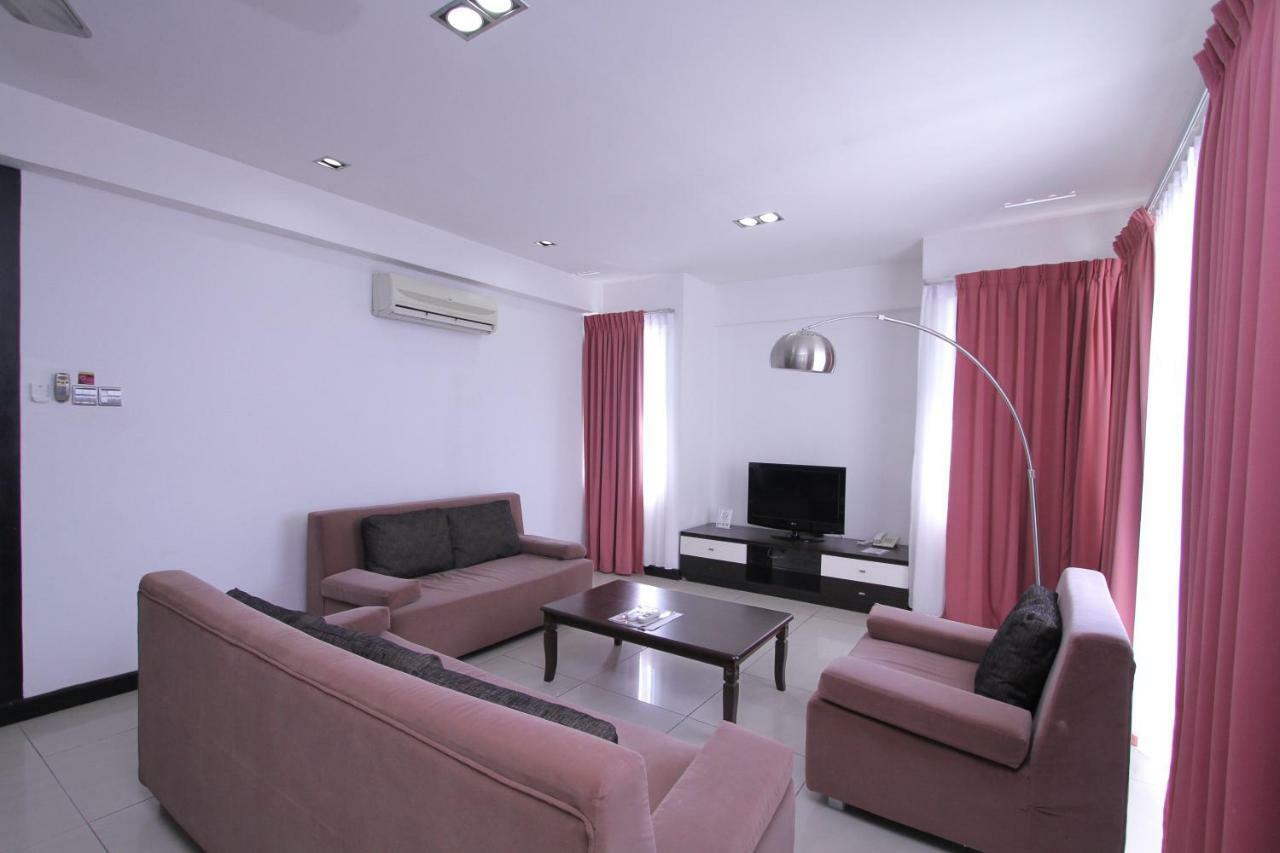 Likas Square - Kk Apartment Suite コタキナバル エクステリア 写真