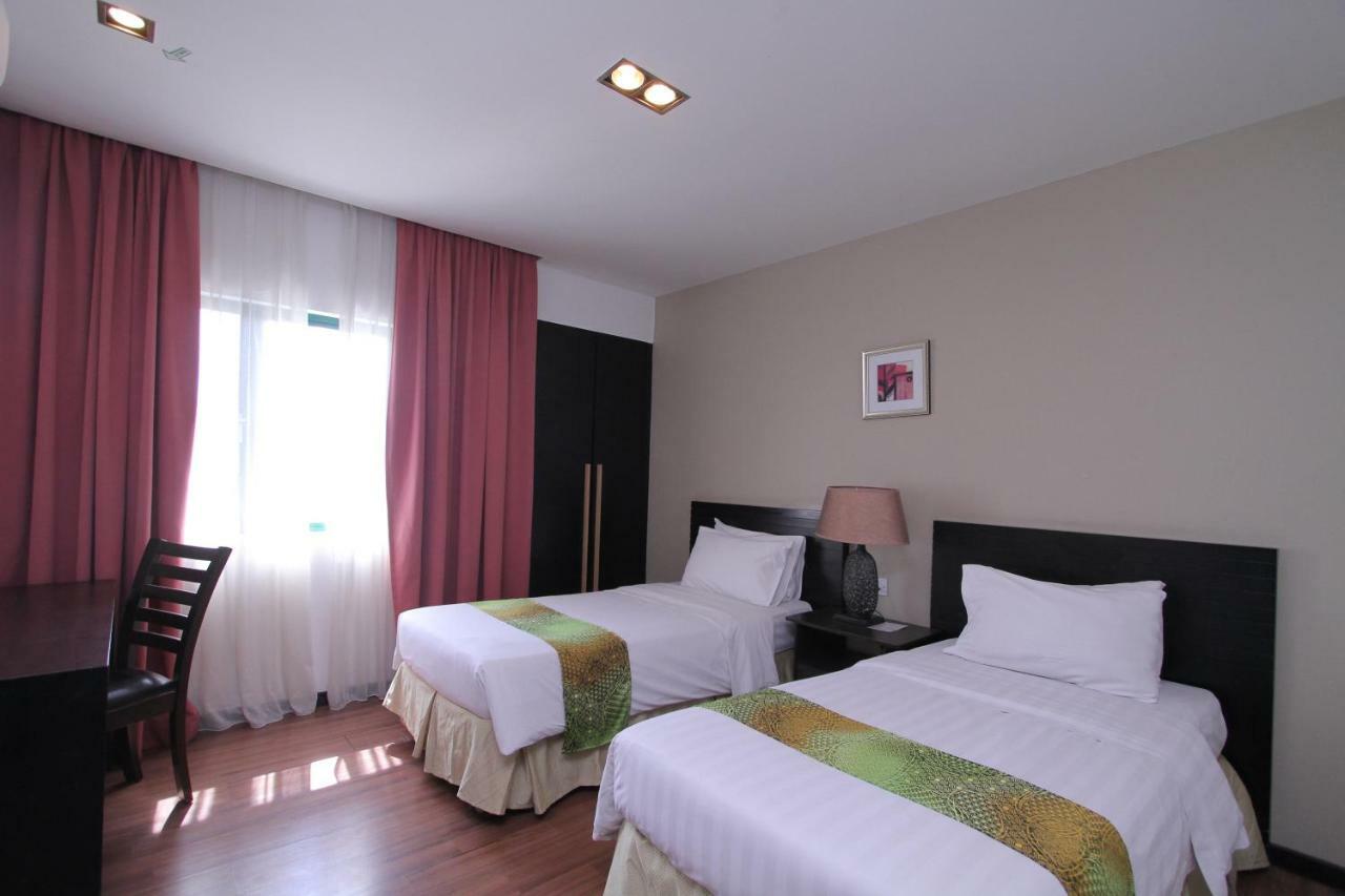 Likas Square - Kk Apartment Suite コタキナバル エクステリア 写真